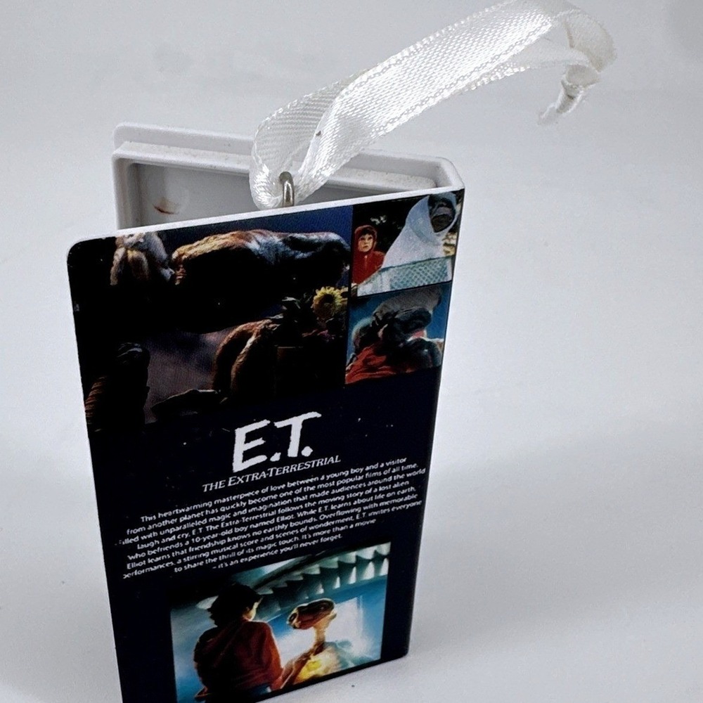 ET The Extra Terrestrial VHS Ornament‎ Movie Memorabilia Collectible - Picture 3 of 7